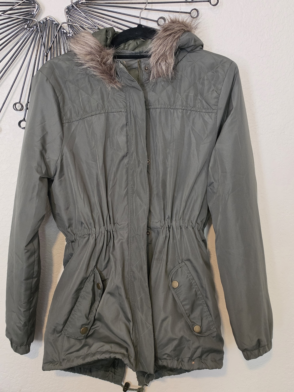 Sky and Sparrow Girls' Hooded Puffer Jacket with Faux-Fur Trim - Olive Green
